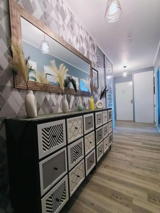 Appartement 4 Pieces - La Rose Des Yvelines - Classe 3 Etoiles Trappes Ngoại thất bức ảnh