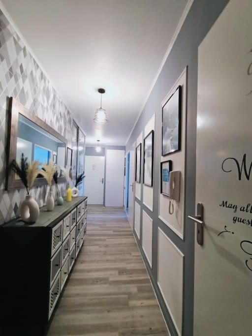 Appartement 4 Pieces - La Rose Des Yvelines - Classe 3 Etoiles Trappes Ngoại thất bức ảnh