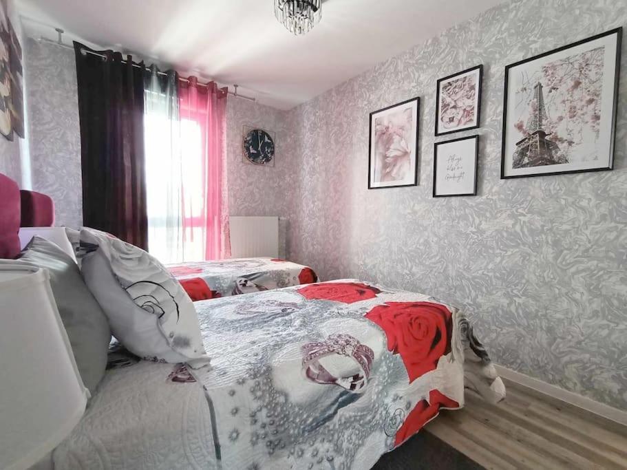 Appartement 4 Pieces - La Rose Des Yvelines - Classe 3 Etoiles Trappes Ngoại thất bức ảnh
