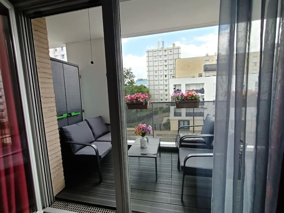 Appartement 4 Pieces - La Rose Des Yvelines - Classe 3 Etoiles Trappes Ngoại thất bức ảnh