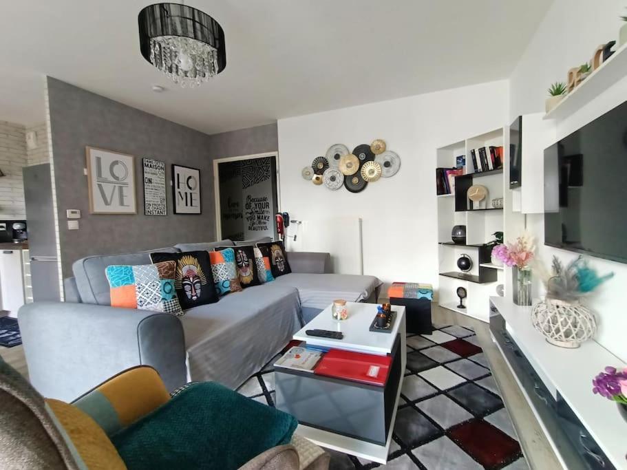 Appartement 4 Pieces - La Rose Des Yvelines - Classe 3 Etoiles Trappes Ngoại thất bức ảnh